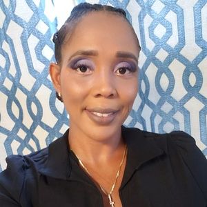 Meet your Posher, Laraysa
